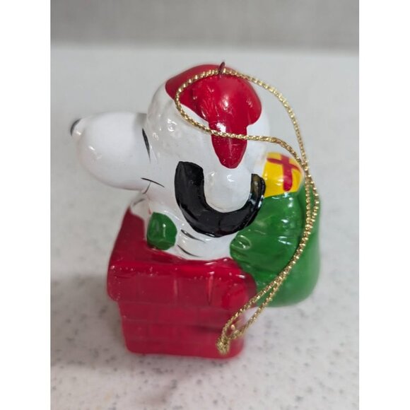 Five (5) Vintage Snoopy Christmas Ornaments - Picture 7 of 9